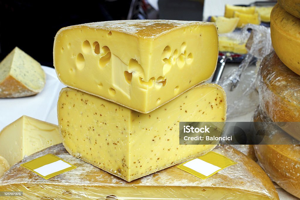 Emmentaler formaggio - Foto stock royalty-free di Cibo