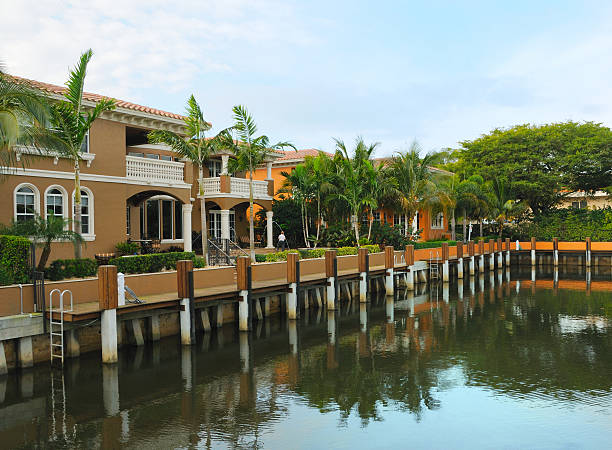 istock Florida luxury homes on Intracoastal waterway 121710942