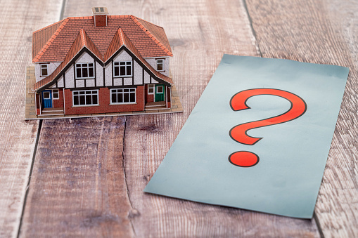 Decision whether to buy or rent property