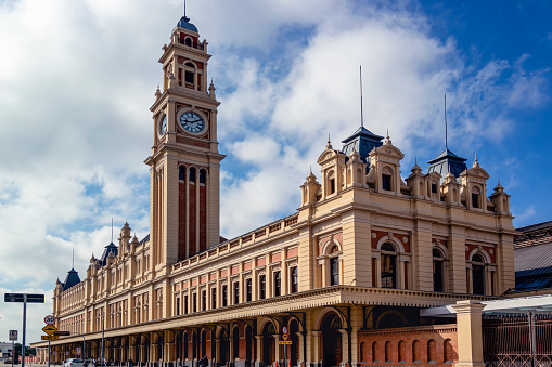 Photo of a classic railway station in São Paulo city. The name in Portuguese is \