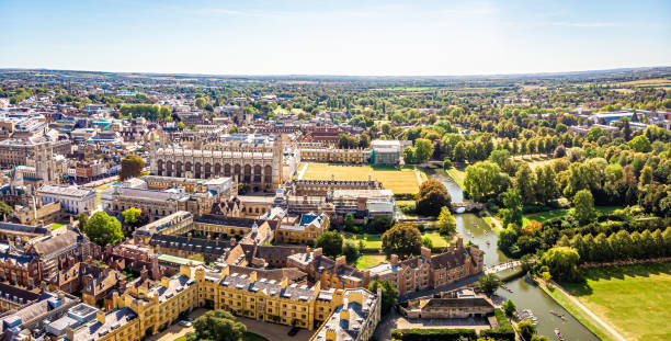 veduta aerea del fiume cam a cambridge, regno unito - cambridgeshire foto e immagini stock