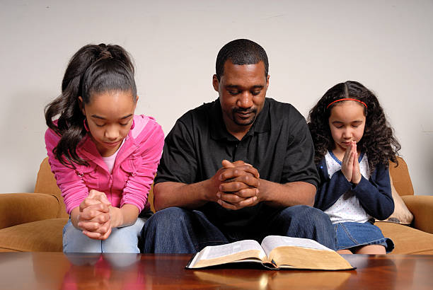 istock Family Prayer 121725027