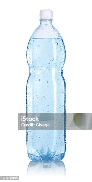 Butelka Wody Pusta Ścieżka - zdjęcia stockowe i więcej obrazów Bez ludzi - Bez ludzi, Białe tło, Butelka