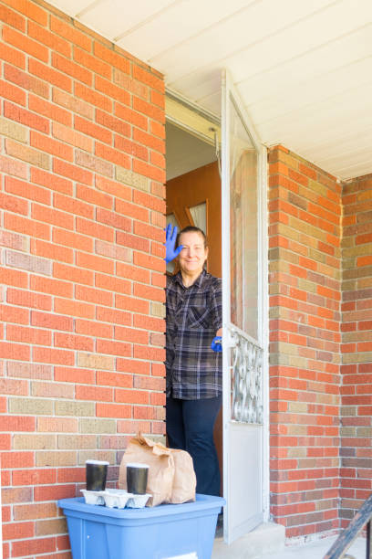istock Safe Food Delivery 1217263786