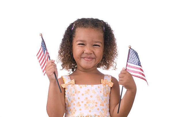 ragazza con bandiere americane - child flag fourth of july little girls foto e immagini stock