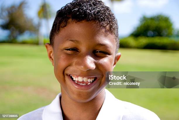 Happy Young Boy Foto de stock y más banco de imágenes de 6-7 años - 6-7 años, 8-9 años, Africano-americano