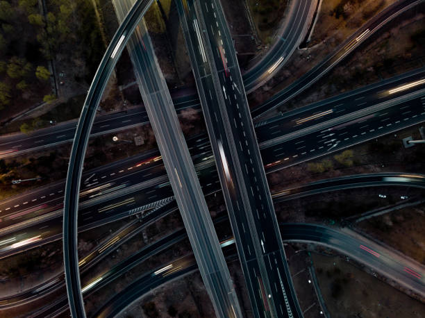 ラッシュアワーでの陸橋と市内交通の空中写真 - aerial view shanghai technology multiple lane highway ストックフォトと画像