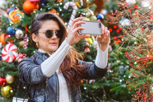 istock Christmas Shopping 1217421540