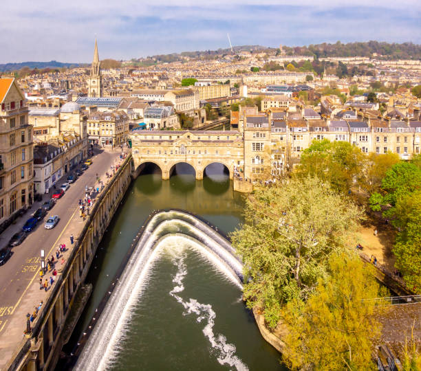 luftaufnahme von bath, england - bath england england bridge aerial view stock-fotos und bilder