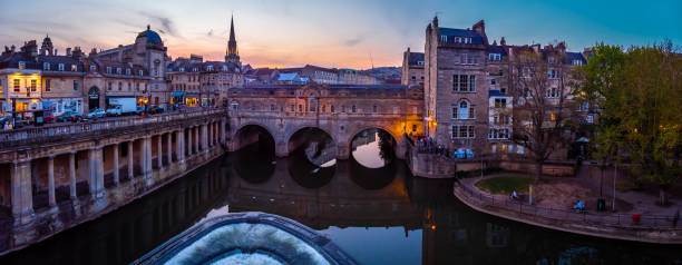 istock Evening view of Pulteney bridge in Bath, England 1217465222
