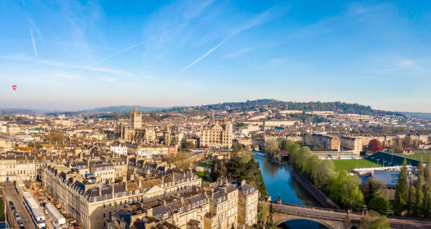 luftaufnahme von bath, england - bath england england bridge aerial view stock-fotos und bilder