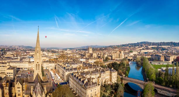 luftaufnahme von bath, england - bath england england bridge aerial view stock-fotos und bilder