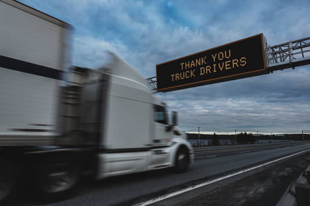 thank you truck drivers - semi truck cargo container mode of transport horizontal imagens e fotografias de stock
