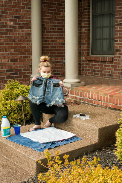 istock Teen bleaching jean shorts 1217528801