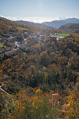 stadtbild-in-der-mittelalterlichen-stadt-cerro-al-volturno-in-molise-italien.jpg?b=1&s=170x170&k=20&c=jIcGb1kOGQraESZn6obICJzK4IYCnE6JieAui31POw0=