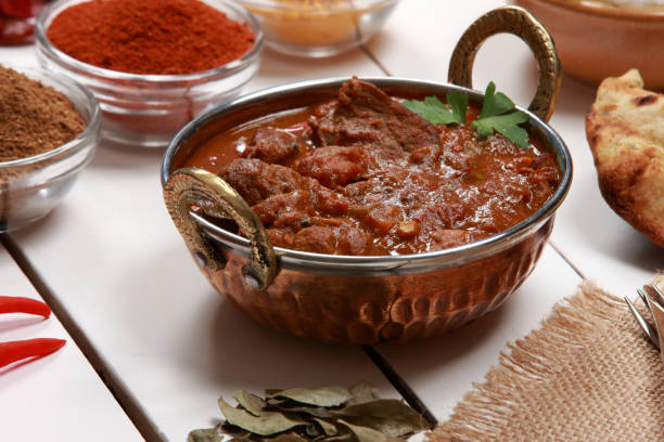 caxemira rogan josh - beef bowl curry dish curry sauces - fotografias e filmes do acervo