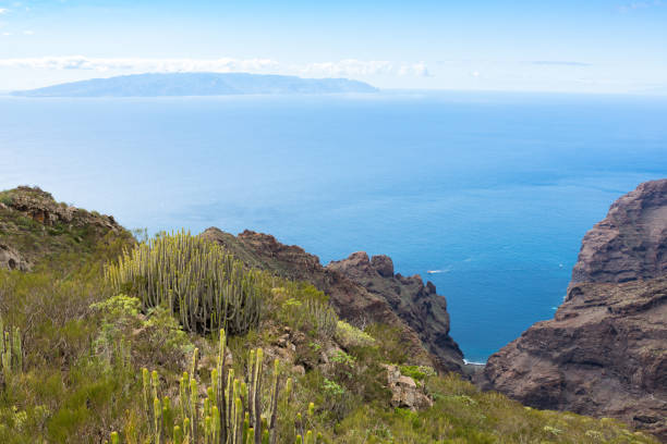 mountain valleys of tenerife - clear sky spain tenerife canary islands imagens e fotografias de stock