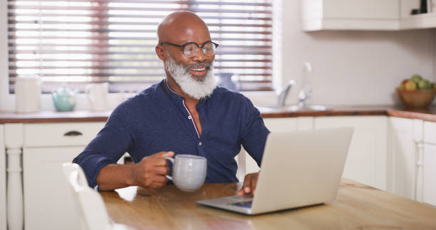 istock Catching up with some coffee and connectivity 1217597450