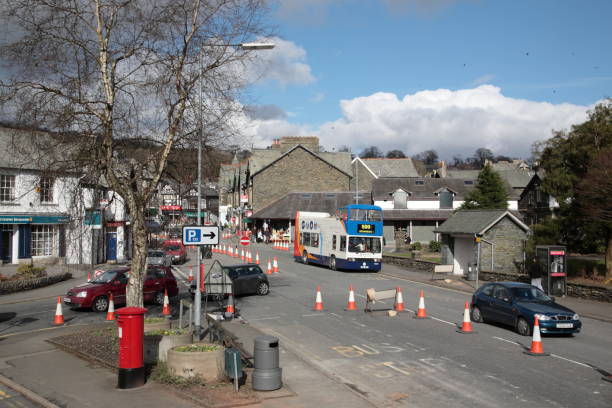 widok na miasto bowness-on-windermere, anglia wielka brytania - windermere district zdjęcia i obrazy z banku zdjęć