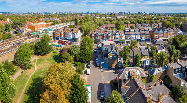 晴れた日のロンドンの郊外の空中写真 - chiswick ストックフォトと画像