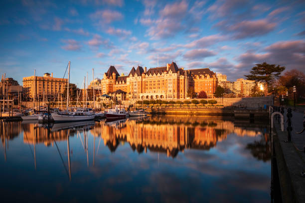 victoria, british columbia waterfront - empress hotel imagens e fotografias de stock