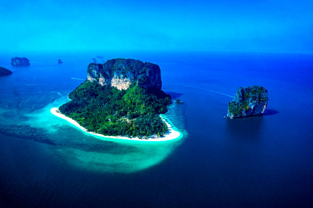 Famous tourist attractions of Krabi aerial top view strait between the Poda island and Ma Tang Ming island in Krabi koh poda stock pictures, royalty-free photos & images
