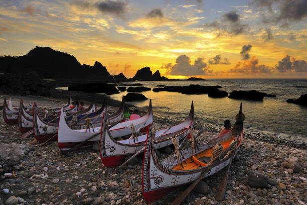 istock tatala canoe Taiwan 1217708790
