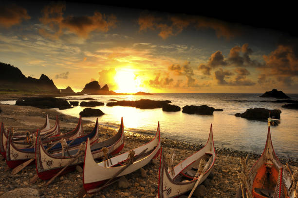 istock tatala canoe Taiwan 1217708942