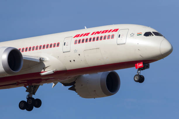 air india boeing 787-8 dreamliner vt-ano em aproximação para pousar no aeroporto internacional de melbourne. - boeing 787 air vehicle airplane - fotografias e filmes do acervo