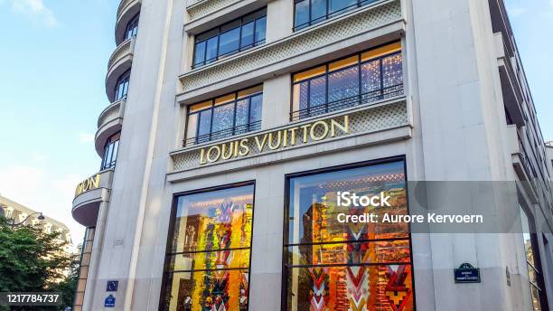Louis Vuitton Store On Champselysées In Paris Stock Photo