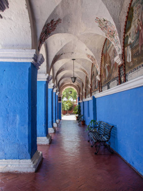 산타 카탈리나 수도원의 복도, 아레키파 - peru arequipa monastery convent 뉴스 사진 이미지