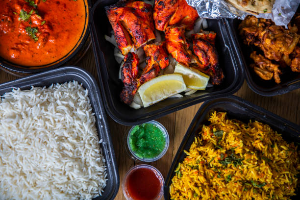indische essensfeier für ramadan - indische gerichte stock-fotos und bilder