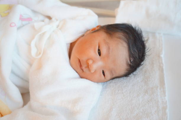 bebé recién nacido - recién nacido 0 1 mes fotografías e imágenes de stock