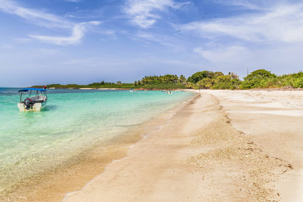 The beach at Iguana Island located on Pacific Ocean of the Azuero Peninsula coast near Pedasi in Panama. Landscape view at the beach at Iguana Island located on Pacific Ocean of the Azuero Peninsula coast near Pedasi in Panama. peninsula stock pictures, royalty-free photos & images