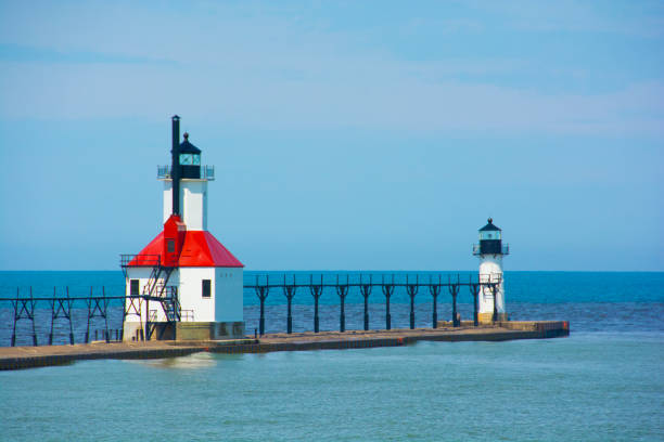 istock Lighthouse-Harbor lighthouse-with elevated winter catwalk-Benton Harbor Michigan 1217872576