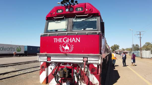 el motor ghan - alice springs public building outdoors horizontal fotografías e imágenes de stock