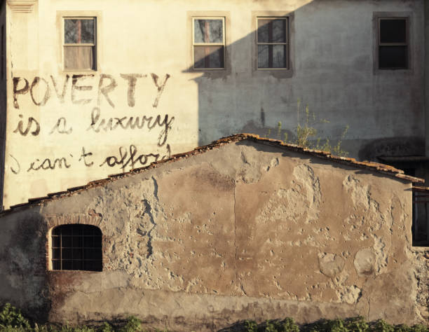 ubóstwo jest luksusem, na który nie mogę sobie pozwolić - afford zdjęcia i obrazy z banku zdjęć