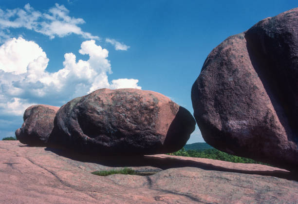 istock Elephant Rocks State Park -Boulders Lined Up - 1988 1217915309