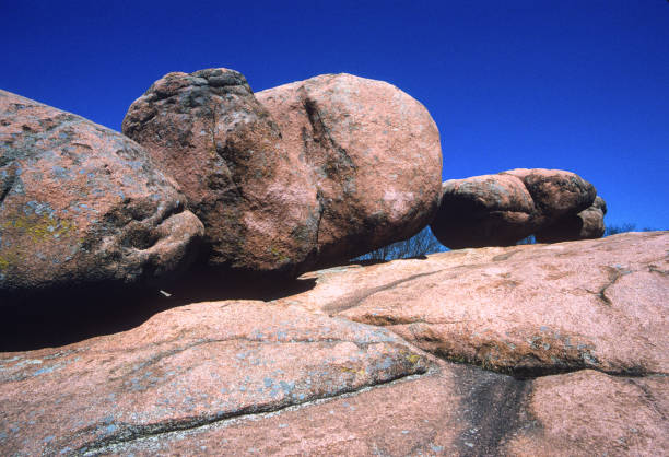 istock Elephant Rocks State Park - Pink Granite Boulders & Granite Field - 2002 1217917560