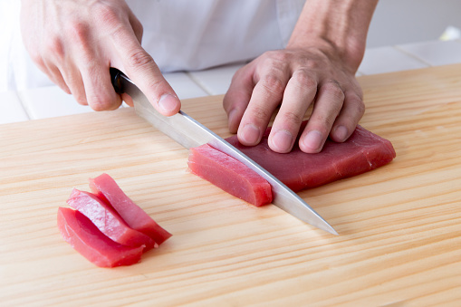 Cutting sashimi