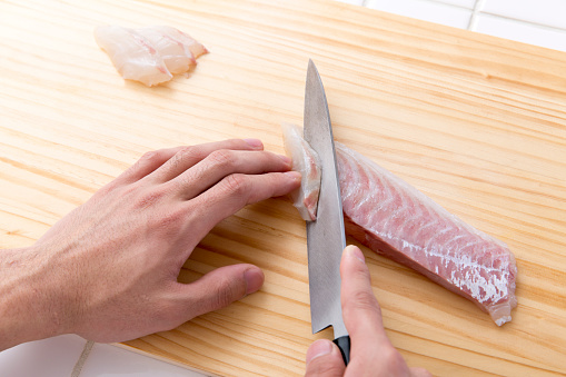 Cutting sashimi
