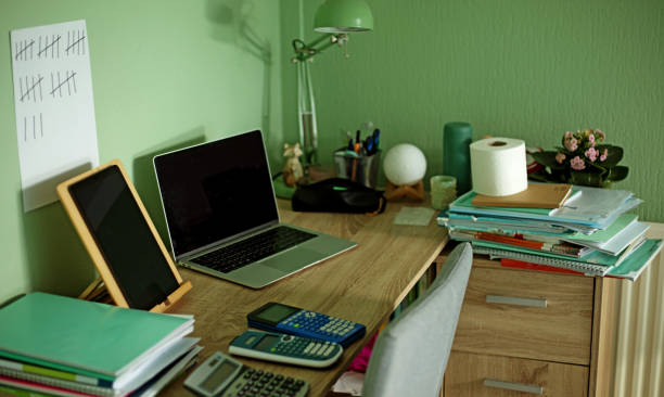 istock Home School equipment set up 1218006510