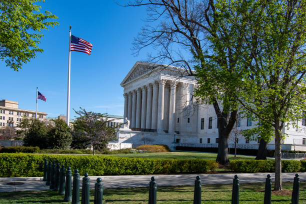 istock US Supreme Court Building 1218007537