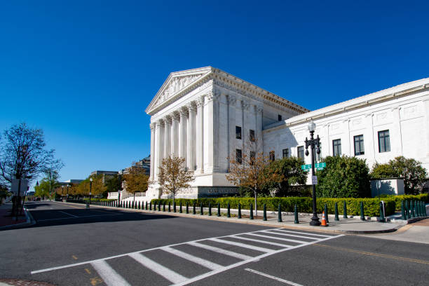 istock US Supreme Court Building 1218007813