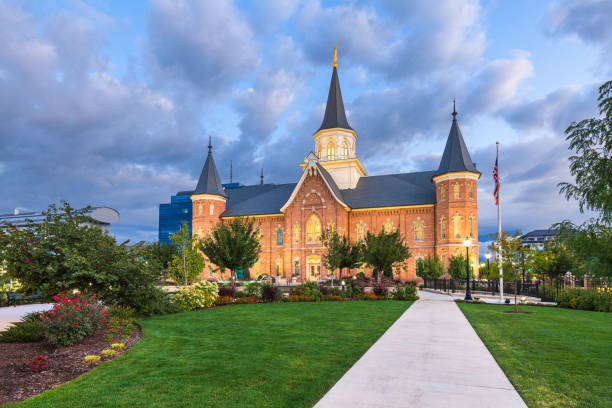 provo, utah, ee. uu. en provo city center temple - temple mormonism salt lake city temple square fotografías e imágenes de stock