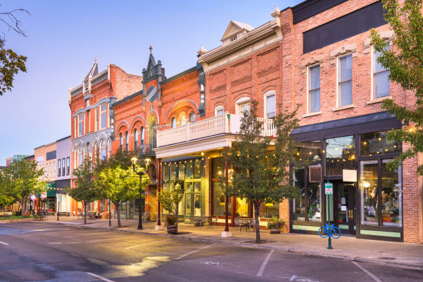 centro de provo, utah, ee. uu. en center street - downtown district fotografías e imágenes de stock