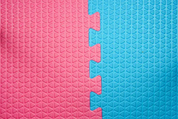 foam vinyl tile mat in inter lock blue and pink ,top view