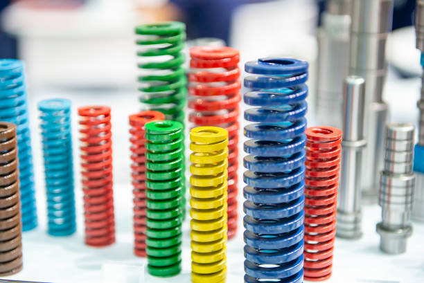 el tamaño múltiple de moho y muelle de matriz para fines industriales. - polvo de color fotografías e imágenes de stock