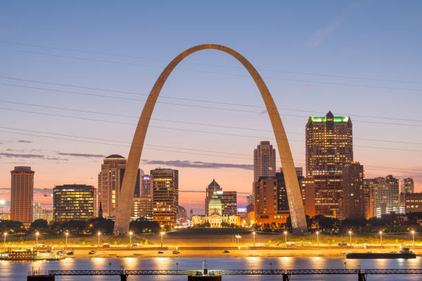 istock St. Louis, Missouri, USA Skyline 1218254691