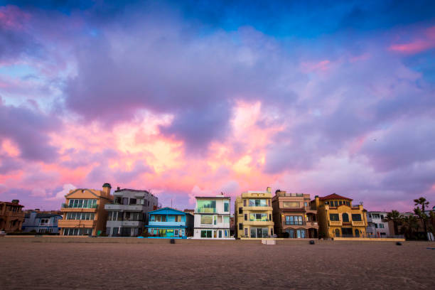 tramonto sulla spiaggia di hermosa - coastal property foto e immagini stock